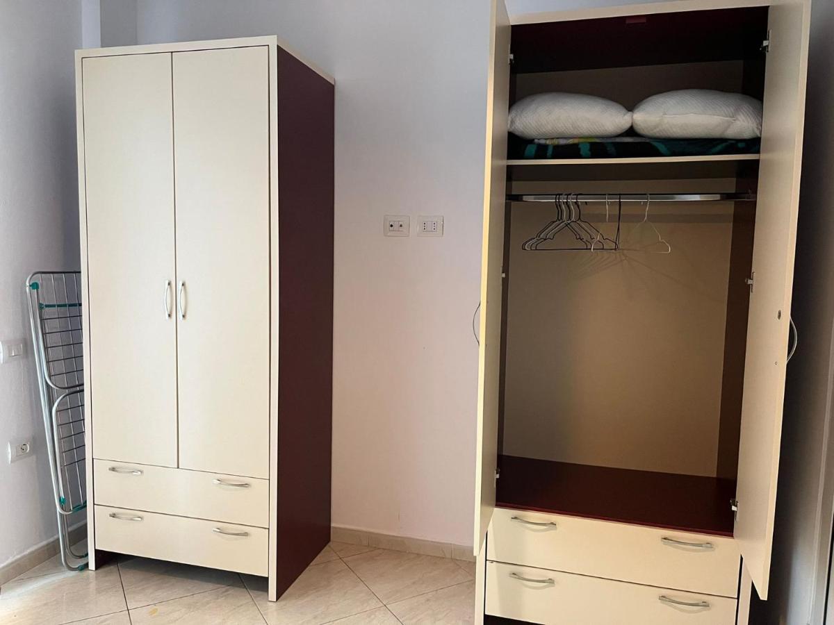 Lungomare Vlore Con Garage Privato 2 Lägenhet Exteriör bild