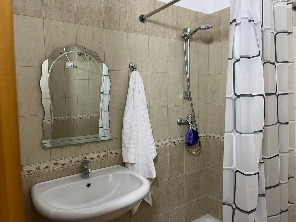 Lungomare Vlore Con Garage Privato 2 Lägenhet Exteriör bild